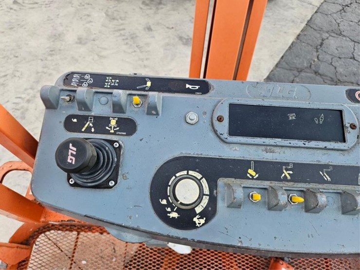 2003-jlg-450a-image-17