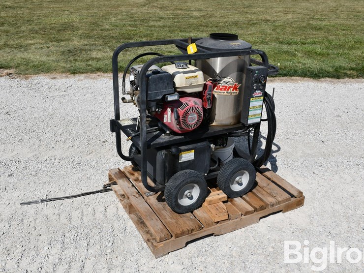 shark-1.110-056.0-portable-power-washer-image-1