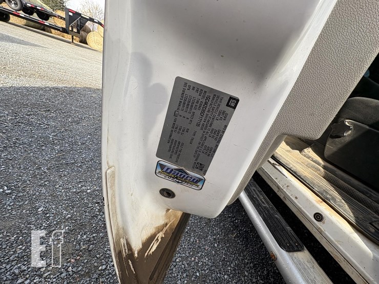 2012-chevrolet-silverado-3500-image-13