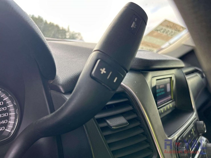 2016-chevrolet-tahoe-image-16