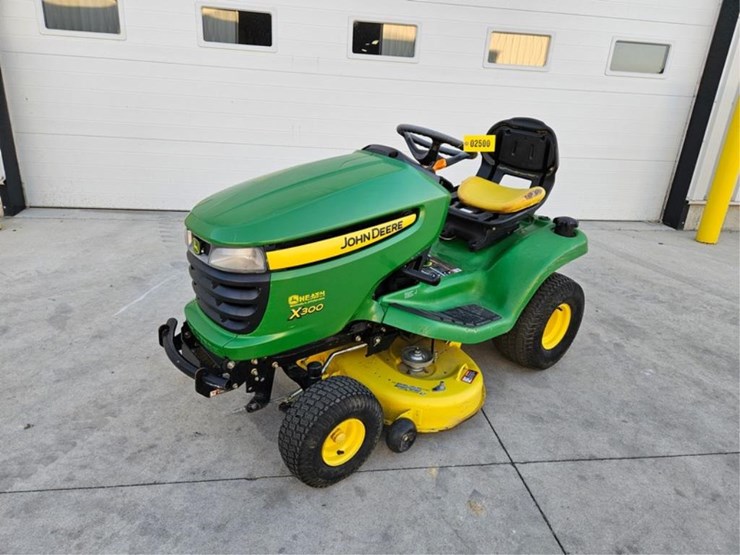 john-deere-x300-image-1