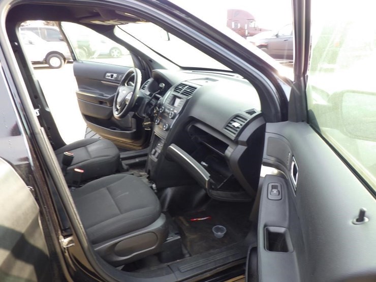 2019-ford-explorer-image-6