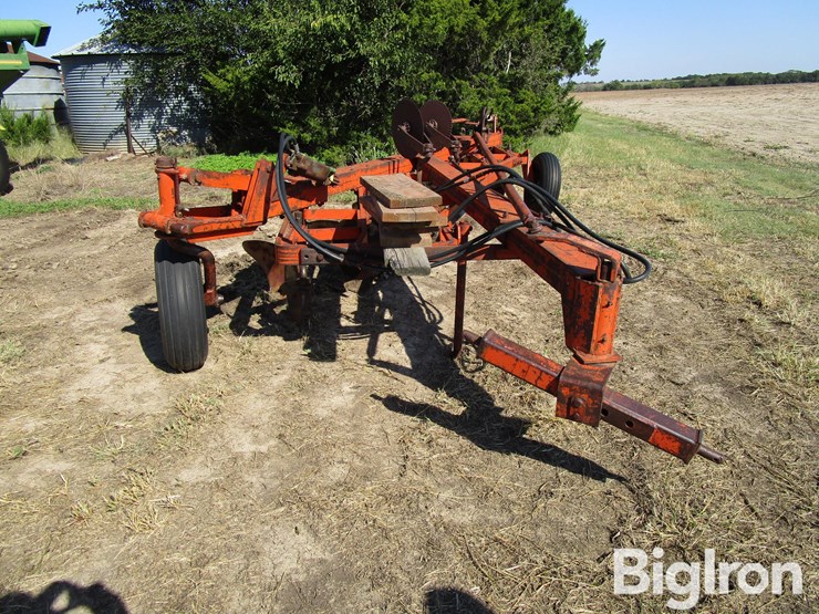 case-6x16-semi-mounted-plow-image-2