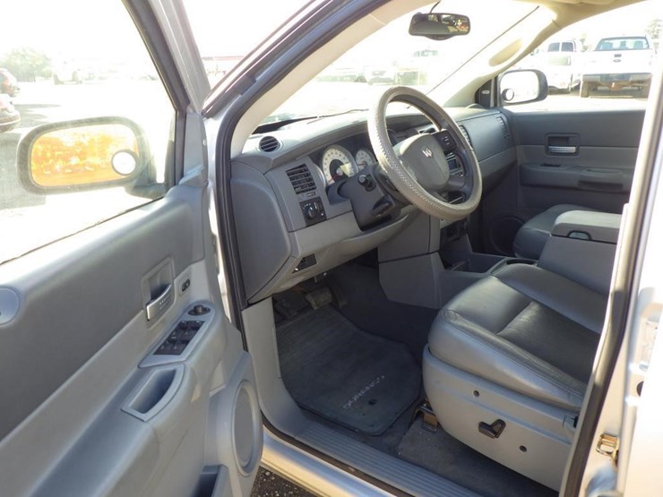 2004-dodge-durango-image-5