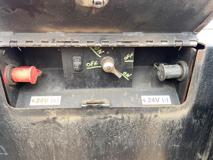 2011-case-821f-image-64