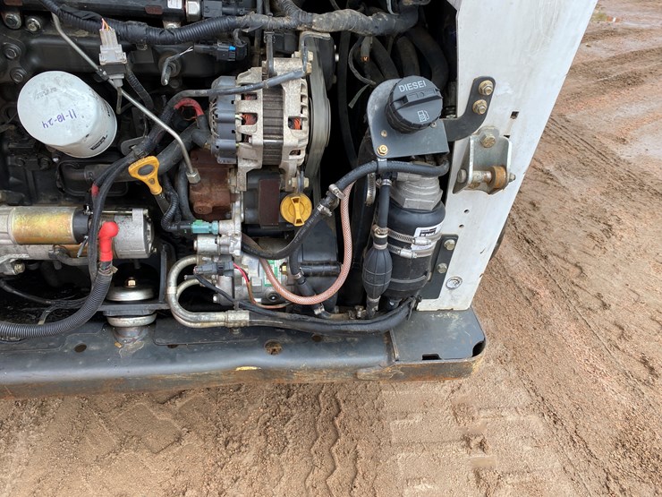 2014-bobcat-t650-image-18