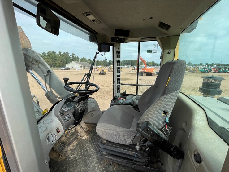 2015-volvo-l70h-image-107