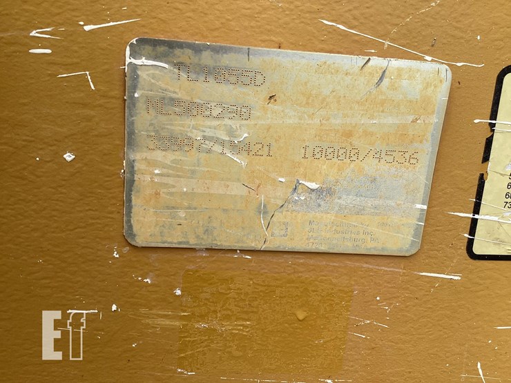 2015-caterpillar-tl1055d-image-16