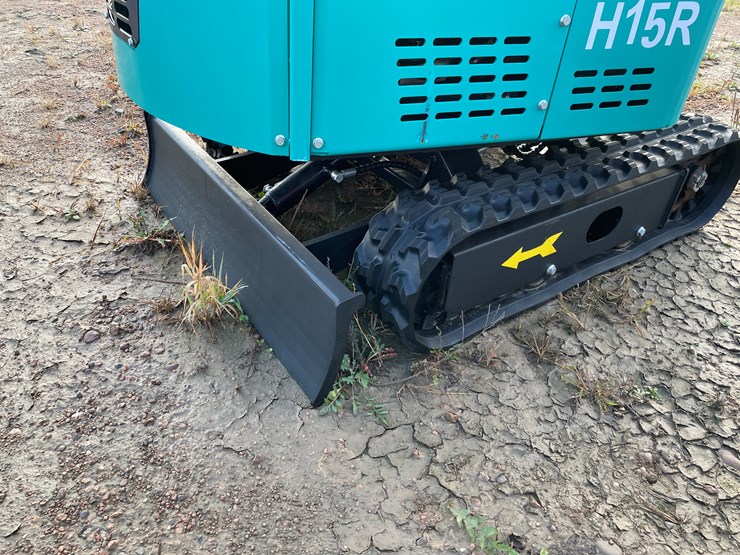 #1690-•-agt-h15r-mini-excavator-image-9