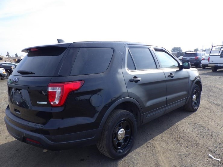 2019-ford-explorer-image-3