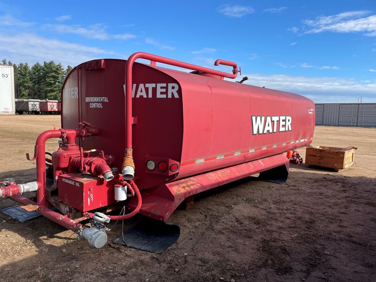 #3370-•-dust-control-5,200-gallon-water-truck-18'-tank-image-5