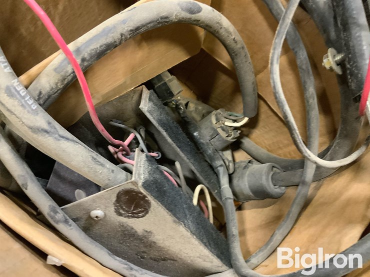 new-holland-phiber-ac3105-bale-accumulator-w/monitor-image-19