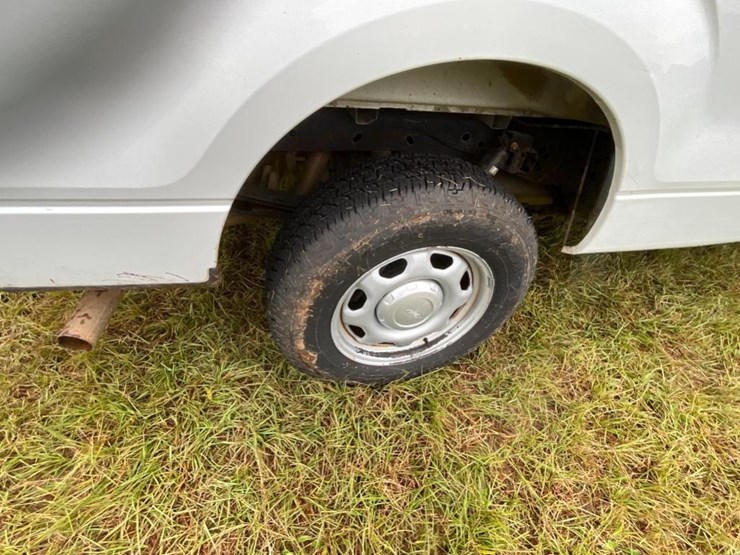 2014-ford-f150-xl-image-9