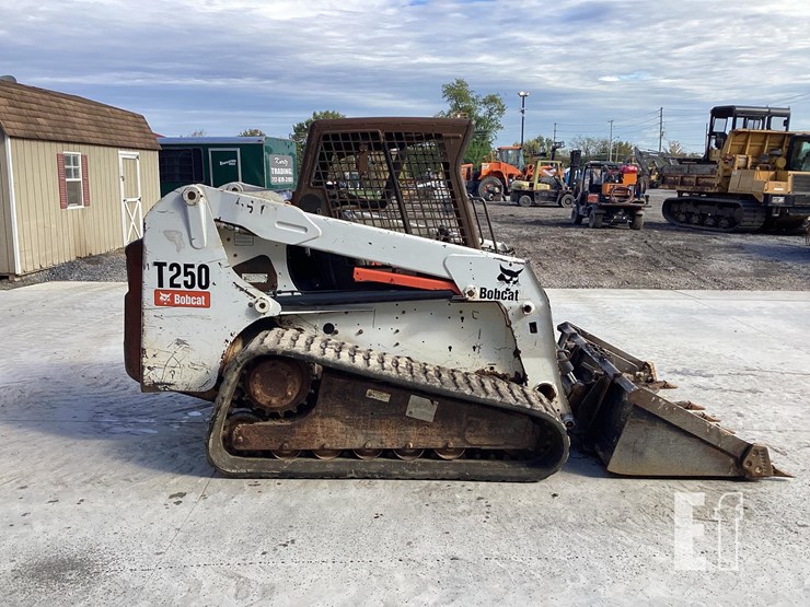 2007-bobcat-t250-image-5