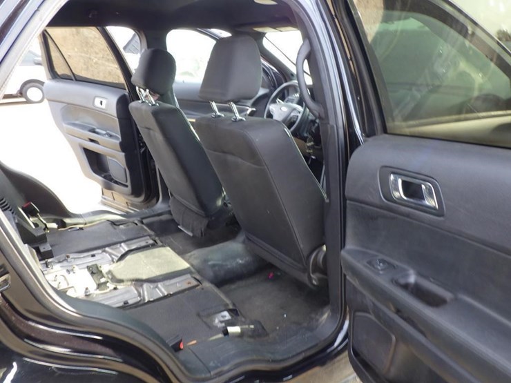 2019-ford-explorer-image-8