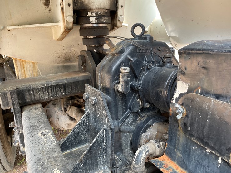 2011-peterbilt-365-image-50