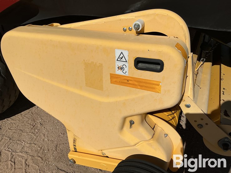 2013-new-holland-340-image-17