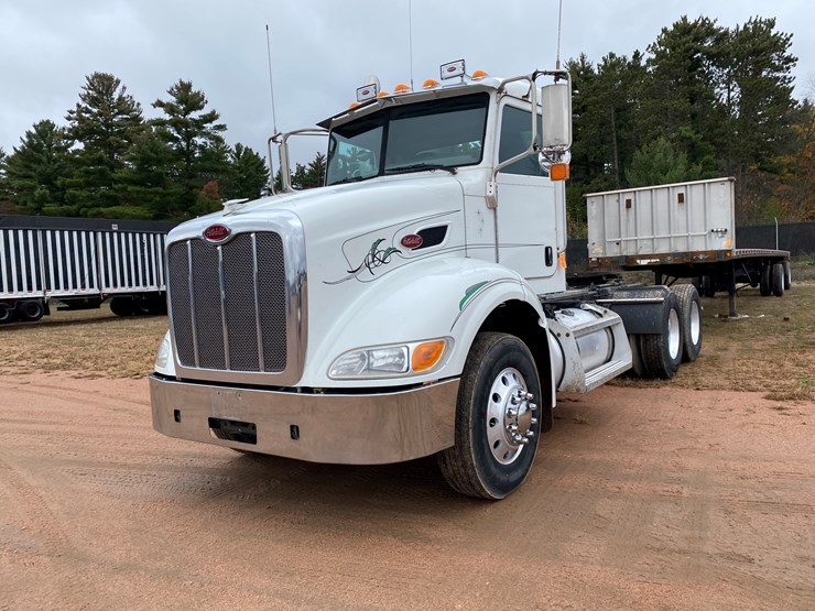 2012-peterbilt-384-image-1