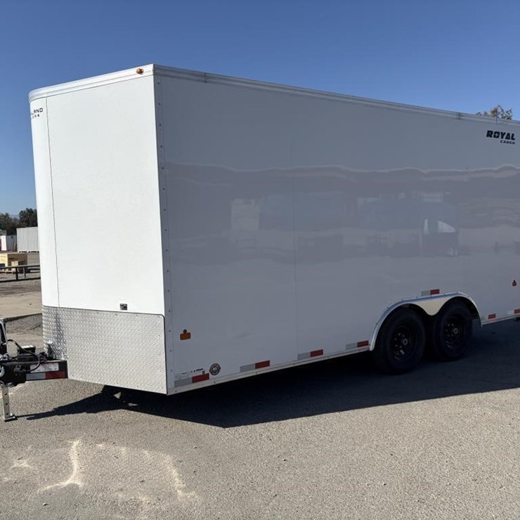 2026 Southland LCHT52-818V86 T/A Enclosed Trailer