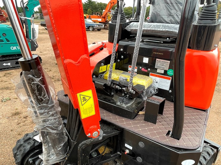 #1785-•-agt-nt18k-mini-excavator-image-12