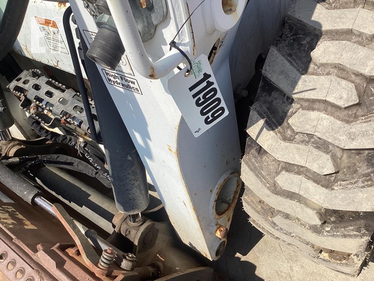 2017-bobcat-s740-image-18