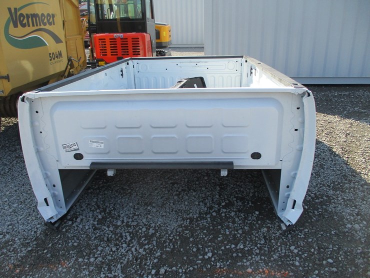 #95-•-8'-ram-truck-bed-w-bumper-image-4