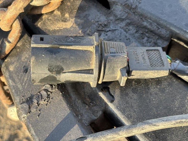 2004-unknown-trailer-image-77