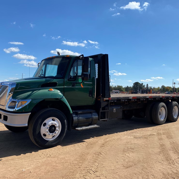 2003 INTERNATIONAL 7400