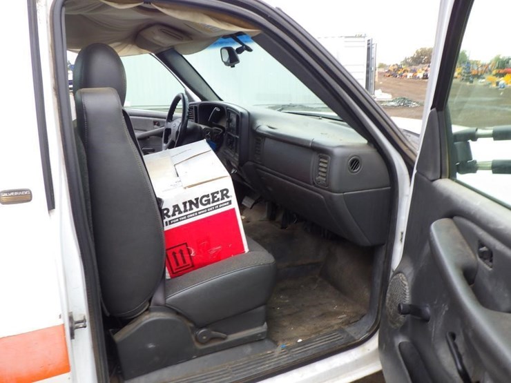 2003-chevrolet-2500hd-image-6