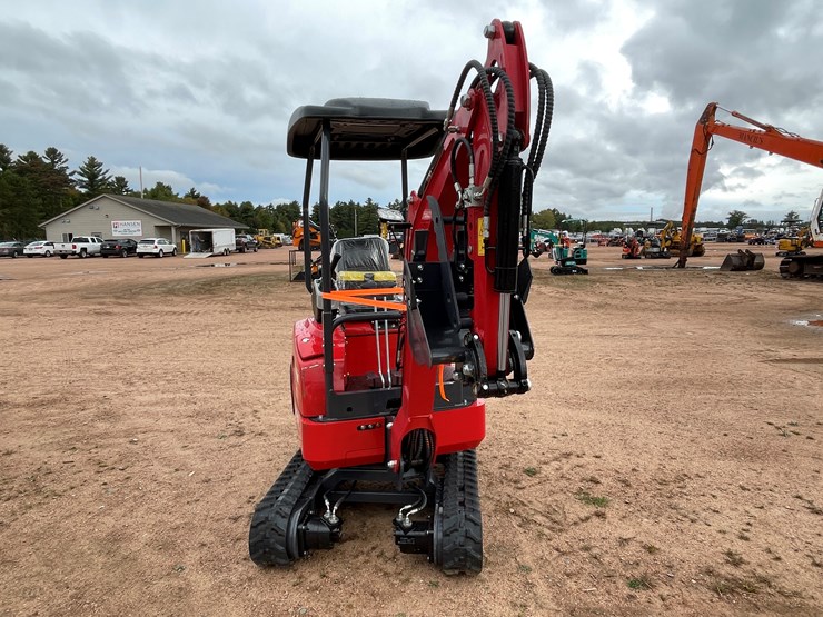 #1792-•-agt-qk20r-mini-excavator-image-2