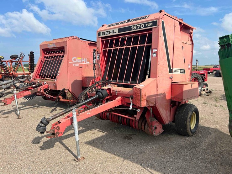1990-gehl-1870-image-1