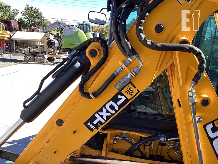 2021-jcb-1cxt-image-13