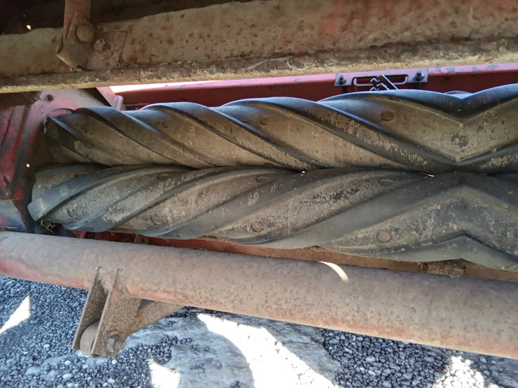 new-holland-472-image-4