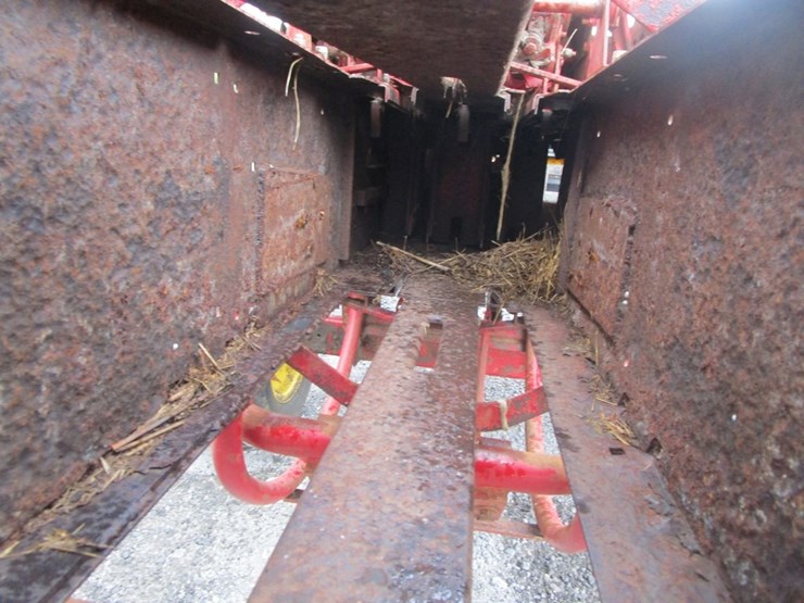 new-holland-310-image-3