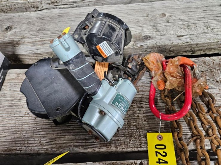 #2516-•-hitachi-roofing-nail-gun-image-3