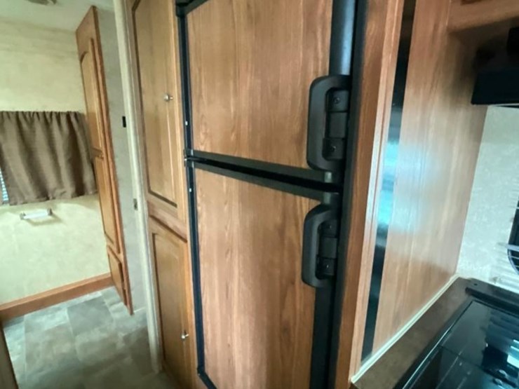 2015-forest-river-flagstaff-microlite-camper-image-20