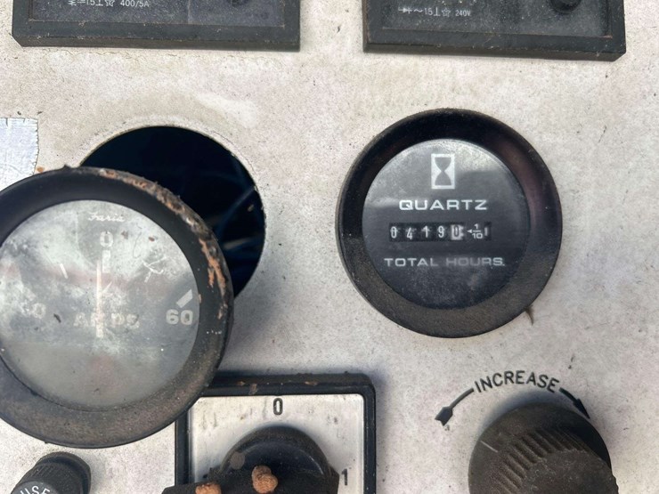 1995-generac-94a04738-s-125-kw-towable-t/a-diesel-generator-image-7