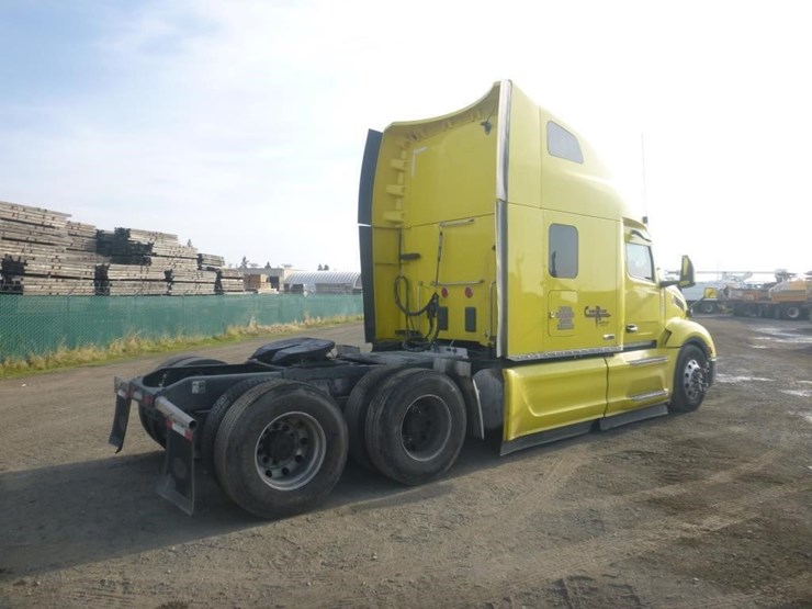 2024-peterbilt-579-image-3