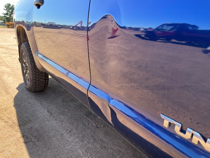 2015-toyota-tundra-sr5-image-23