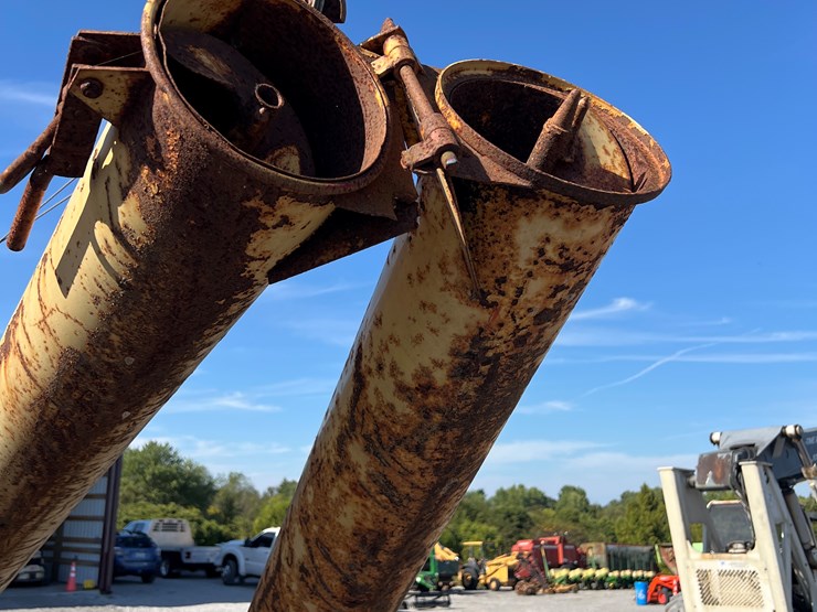 new-holland-355-image-3