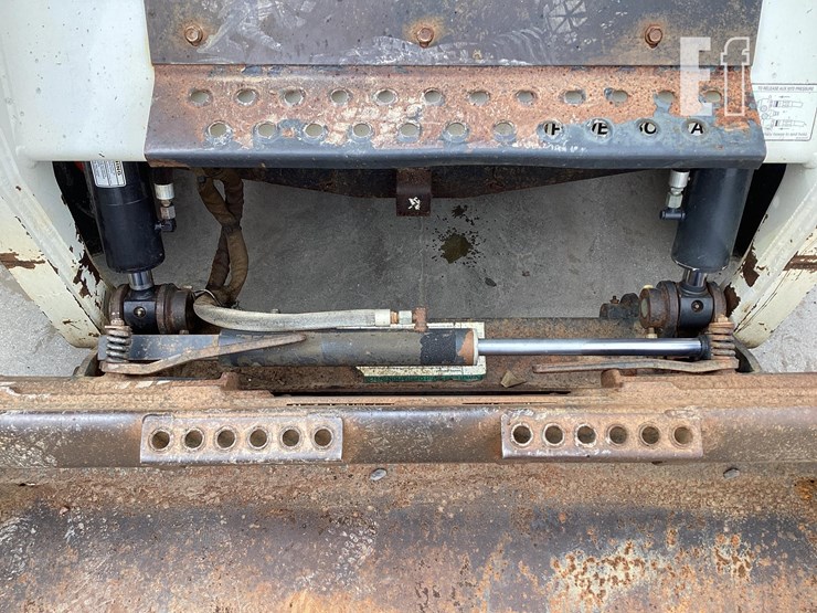 2005-bobcat-s185-image-10