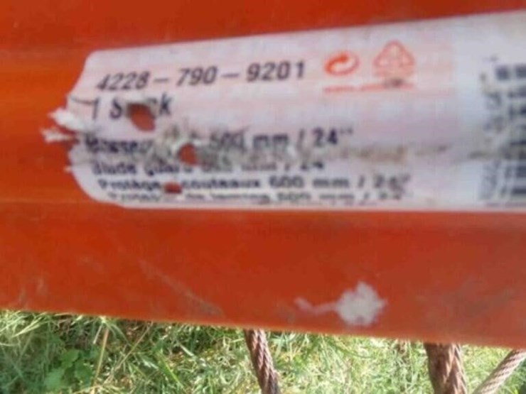 stihl-gas-hedge-trimmer-24"-image-2