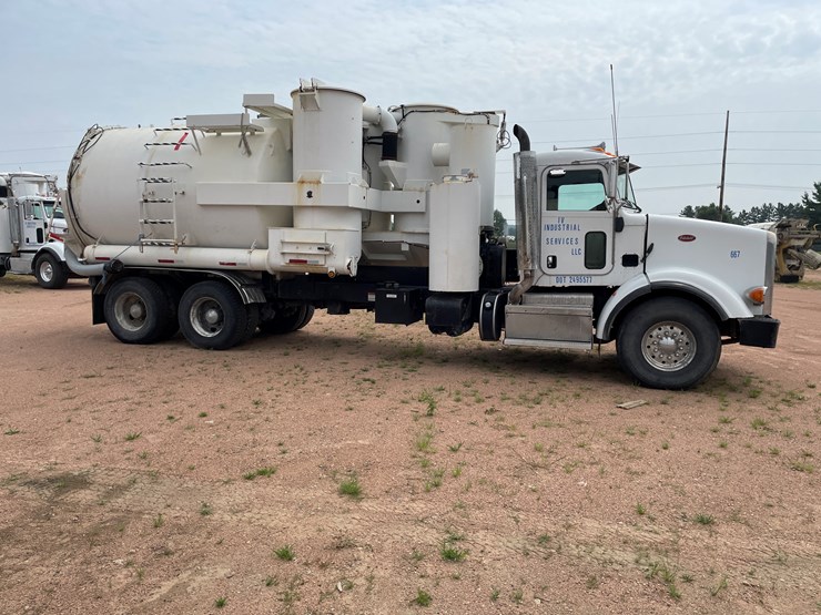 2011-peterbilt-365-image-6
