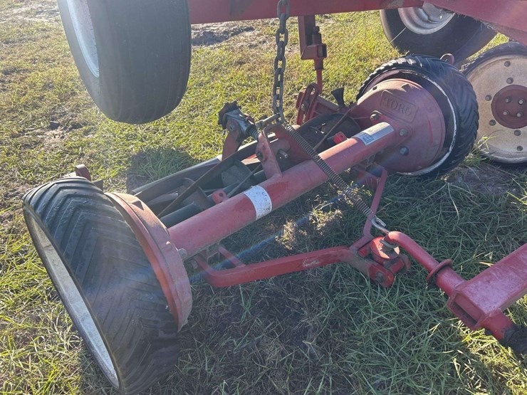 2016-toro-reelmaster-4-gang-mower-attachment-image-13