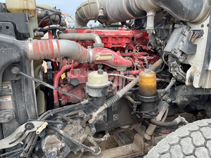 2011-peterbilt-365-image-74