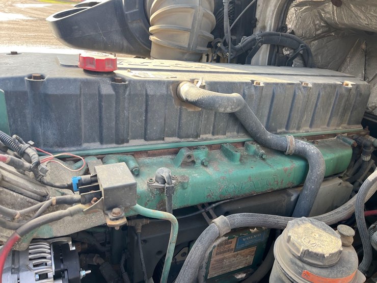 1998-volvo-semi-image-61