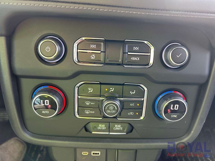 2022-chevrolet-tahoe-image-18