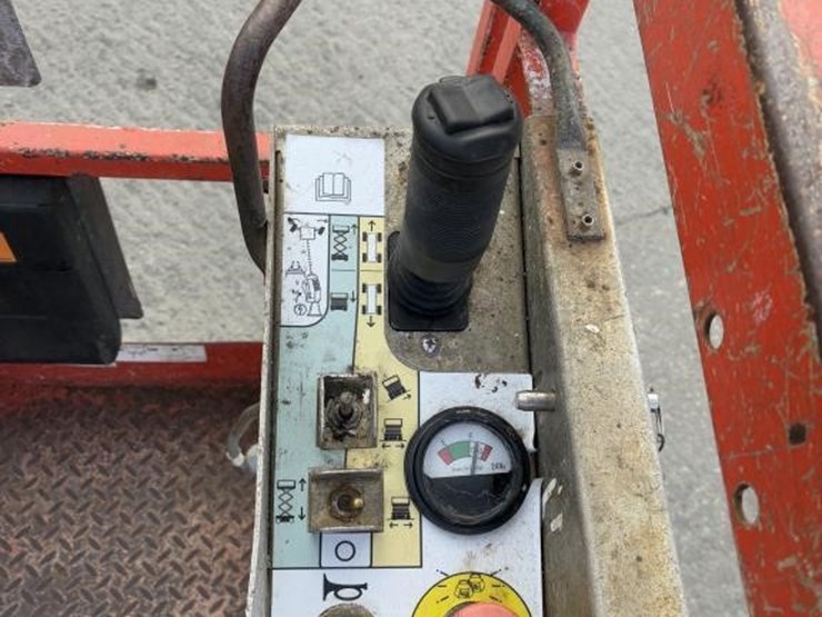 2013-skyjack-sjiii3219-image-10