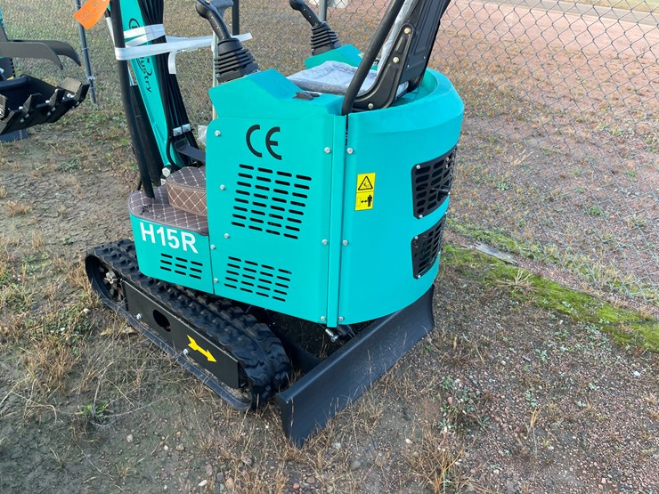 #1693-•-agt-h15r-mini-excavator-image-9
