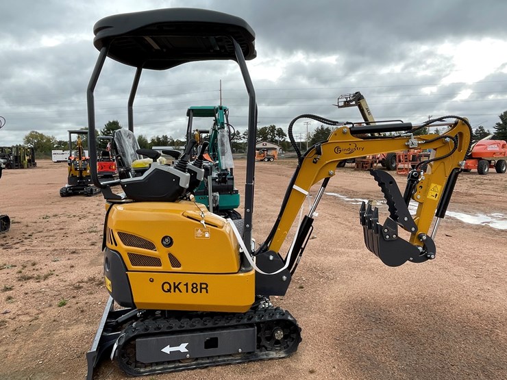 #1794-•-agt-qk18r-mini-excavator-image-4